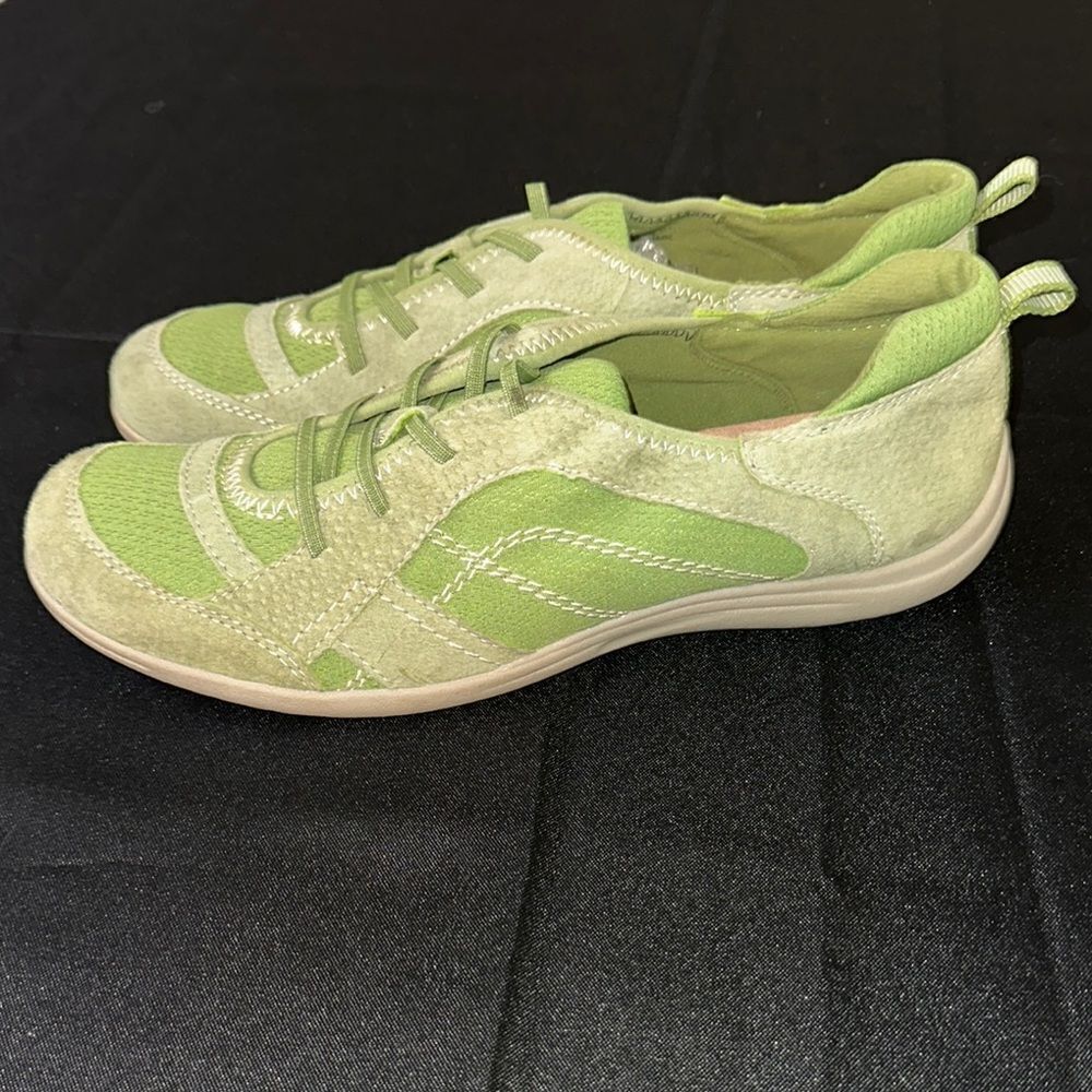 Earth Origins by Earth Women's Green Suede Casual Sneakers Size 11